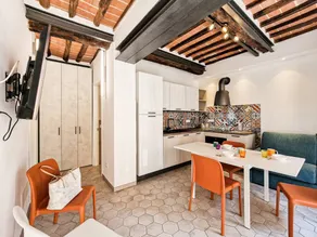 Apartment with garden & terrace - Image 2