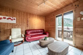 Child-friendly spacious flat with terrace & garden | Mountain view | Close to the ski - Image 4