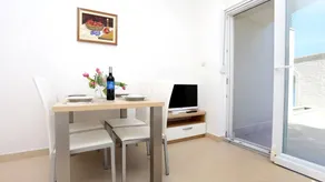 Wonderful holiday apartment with terrace | Sea view | Beach nearby - Image 2