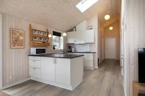Fully equipped holiday home with terrace, barbeque & sauna | Beach nearby - Image 4