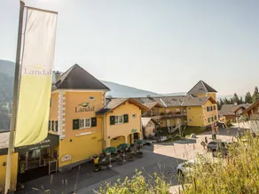 Family-friendly flat with heated pool & terrace | Ski nearby - Image 4