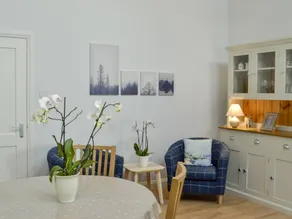 Cottage with barbecue & garden | River view - Image 3