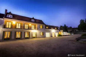 Cottage with garden, BBQ & heated pool | Garden view - Image 5