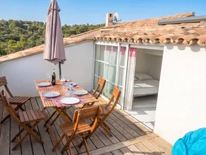 Cozy house in La Garde-Freinet, 160 m², city view - Image 3