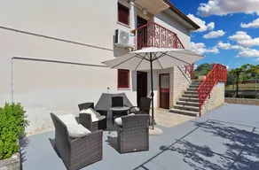 Apartment with barbeque & terrace - Image 2