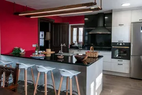Holiday home with terrace, BBQ & garden | Mountain view - Image 5