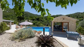 Wonderful villa with barbecue, private pool & garden - Image 4