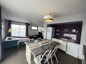Flat with terrace - Image 2