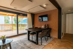 Holiday home with terrace - Image 3