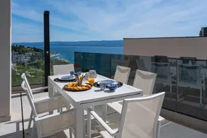 Fully equipped villa with fast internet, garden & private pool | Sea view - Image 3