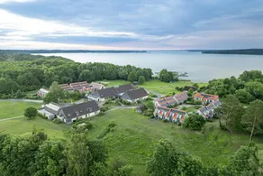 Flat with garden, sauna & pool | Nature view - Image 4