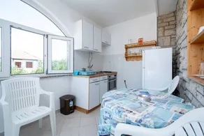 Holiday apartment with BBQ & terrace - Image 2