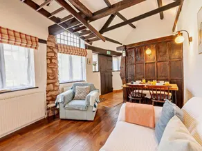 Cottage avec barbecue, piscine et jardin - Image 5