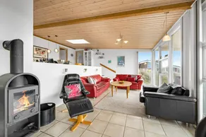 House with sauna, terrace & hot tub - Image 5