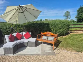 Family-oriented beautiful cottage with barbeque & garden - Image 5