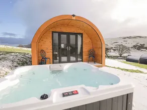 Cottage with garden & jacuzzi - Image 3