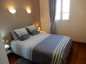 Villa with terrace, garden & barbeque | City view - Image 2