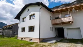 Holiday apartment with garden - Image 3