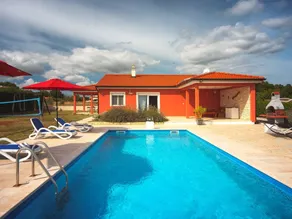 House with terrace, private pool & barbeque - Image 5
