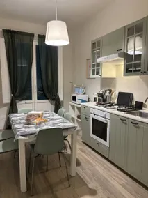 Accogliente Bed & Breakfast con Vista sulla Città e Giardino Privato - Image 3