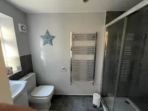 Appartement avec jardin, barbecue et jacuzzi - Image 3