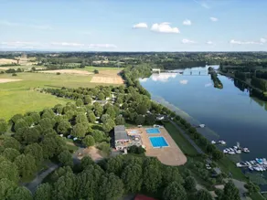 Location insolite avec piscine chauffée - Image 4