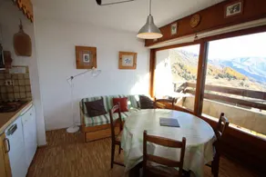Flat with fast internet - Image 2