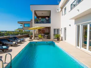 Fully equipped lovely house with terrace, barbecue & private pool | Sea view | Dogs allowed - Image 2
