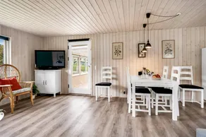 Fully equipped holiday home with garden, terrace & barbecue | Dogs allowed - Image 3