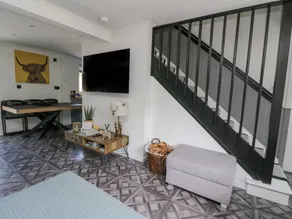 Cottage with garden - Image 2