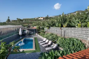 Ferienhaus mit Garten, Grill und privatem Pool - Image 2