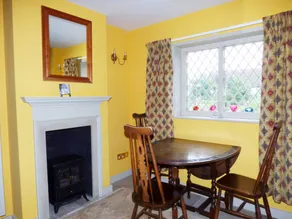 Cottage with garden - Image 4