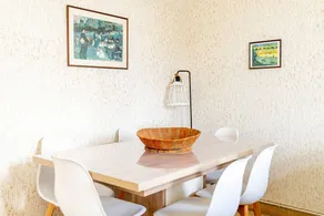 Maison de vacances adaptée aux familles avec barbecue, jardin et terrasse | Vue jardin | Adaptée au travail à distance | Avec animaux autorisés - Image 5