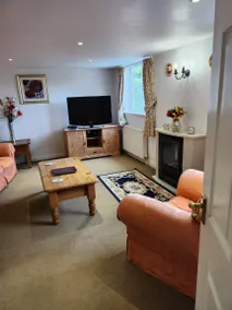 Cottage Sleeps 4 - Pet Friendly w Free Parking - Image 4
