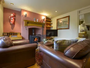 Cottage with garden - Image 2