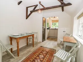 Family-oriented cottage with garden | Dogs allowed - Image 5