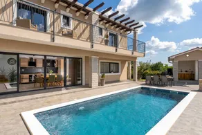 Villa with terrace, pool & barbeque - Image 2
