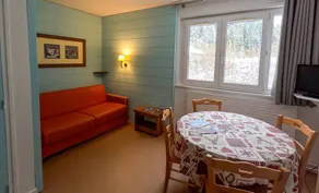 Wohnung mit Grill und Pool - Image 4