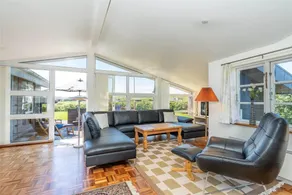 Holiday home with jacuzzi, sauna & terrace - Image 3
