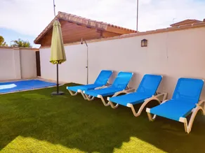 House with fast internet, garden & pool | City view - Image 3