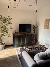 Holiday home with garden & barbecue | Garden view - Image 3