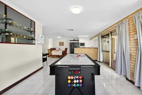 Family-friendly holiday apartment with garden & terrace - Image 2