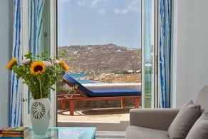 Stylish Villa with Sea View and Infinity Pool - Image 3