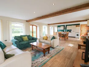 Cottage with garden - Image 4