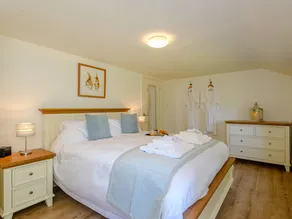 Cottage adapté aux familles avec barbecue, jardin et jacuzzi | Vue rivière - Image 3