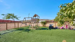 Grande villa totalmente attrezzata con terrazza, griglia e piscina privata | Vista sul giardino | Ammette animali domestici - Image 5