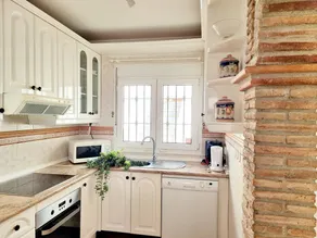 Great Townhouse 400m from the Beach with Sea View, Wi-Fi and Air Conditioning - Image 5