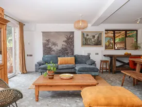 Children-friendly cottage with barbeque & garden - Image 2