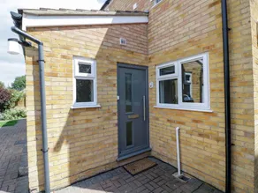 Cottage with garden - Image 2