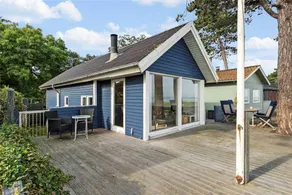 Holiday home with terrace & barbecue | Sea view - Image 2